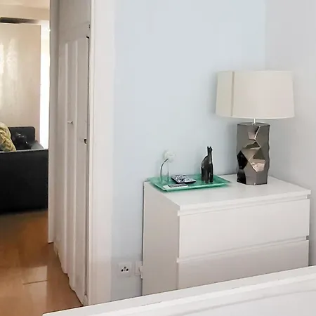 Need Is Lisbon- Downtown * Lissabon